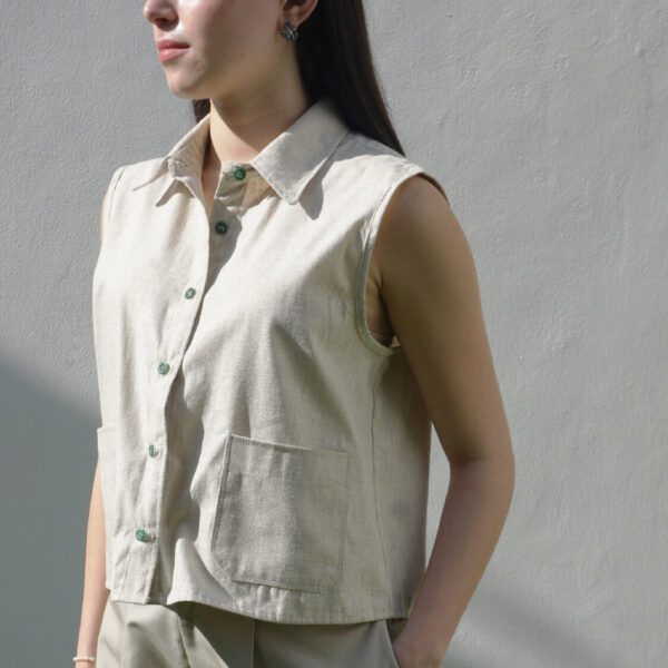 BLUSA SIN MANGAS COLOR BEIGE
