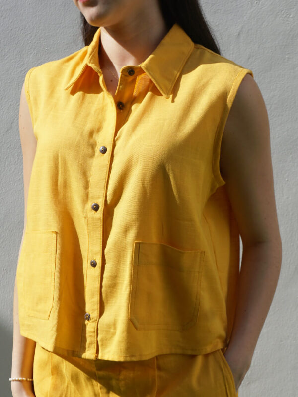 BLUSA SIN MANGAS AMARILLA
